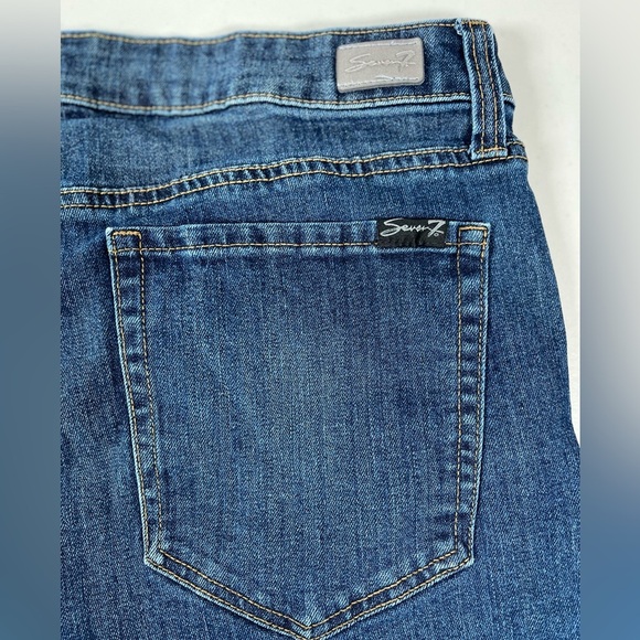 3 pair women’s shorts. All size 12 ,  Bandolino, Banana Republic, Seven 7 - Picture 14 of 14